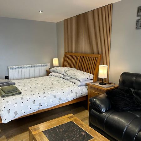Appartement Roblins Nest à Ammanford Extérieur photo